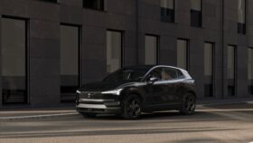 Volvo EX30 e XC90 Black Edition thumbnail
