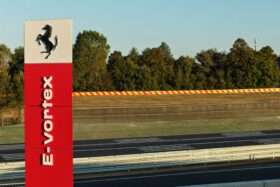 Ferrari tem pista nova paredes-meias com Fiorano thumbnail