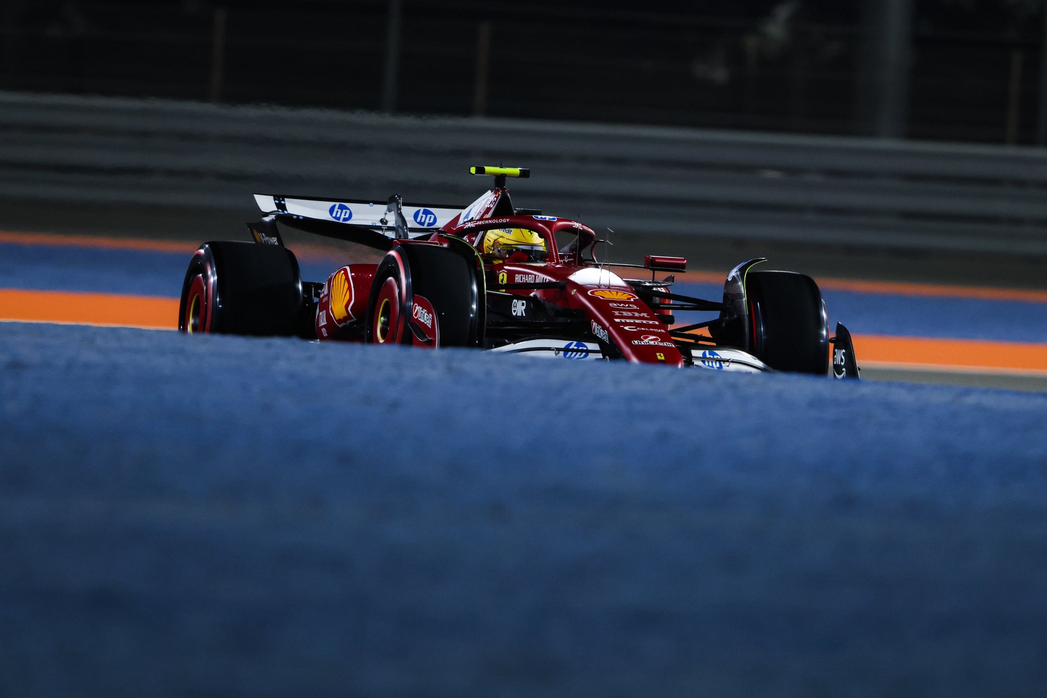 GP Qatar F1: Lewis Hamilton volta a ser eliminado na Q1