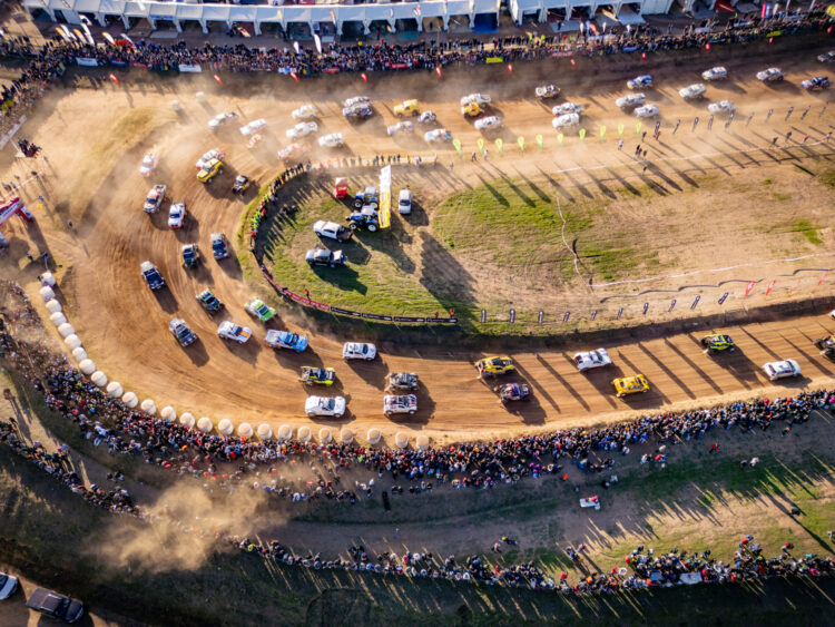Fronteira vive a emoção das 24 Horas TT com mais de 300 pilotos em pista