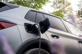 Eletromobilidade evita muito CO₂ thumbnail