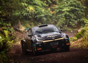 Rúben Rodrigues vence no regresso do Azores Rallye