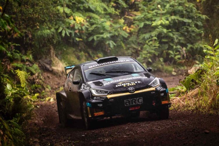 Rúben Rodrigues vence no regresso do Azores Rallye