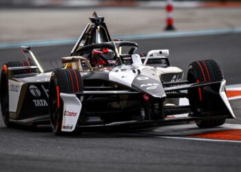 Fórmula E, Miami: Mitch Evans vence e faz história, Félix da Costa tirado da luta pela vitória