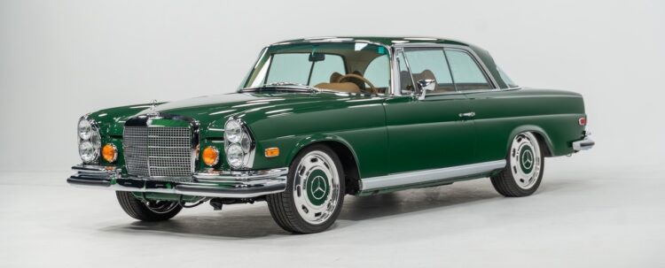 Mercedes 280 SE de 1969 recebe V8 de 2005