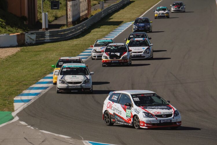 Type R Legacy Cup: Ribas Motorsport em destaque no arranque do Troféu no Estoril