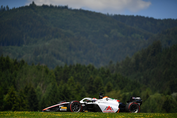 Fórmula 2: Noel León surpreende com estratégia ousada e conquista Pole Position em Spielberg