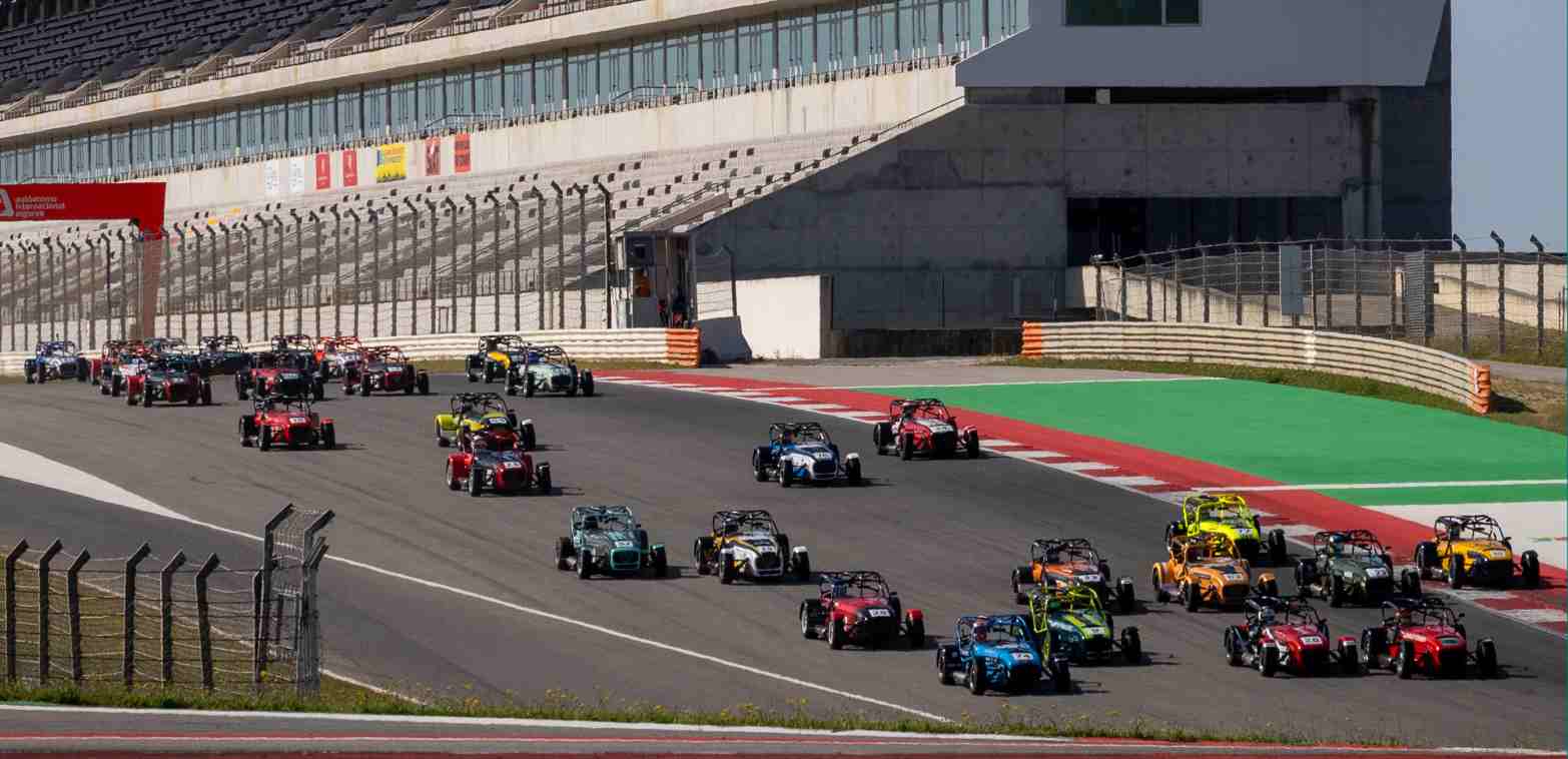 Campeonatos c estreiam-se no renovado Circuito de Navarra