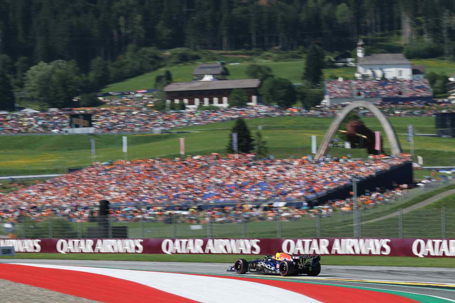 GP da Áustria F1: Max Verstappen sem explicações para despiste