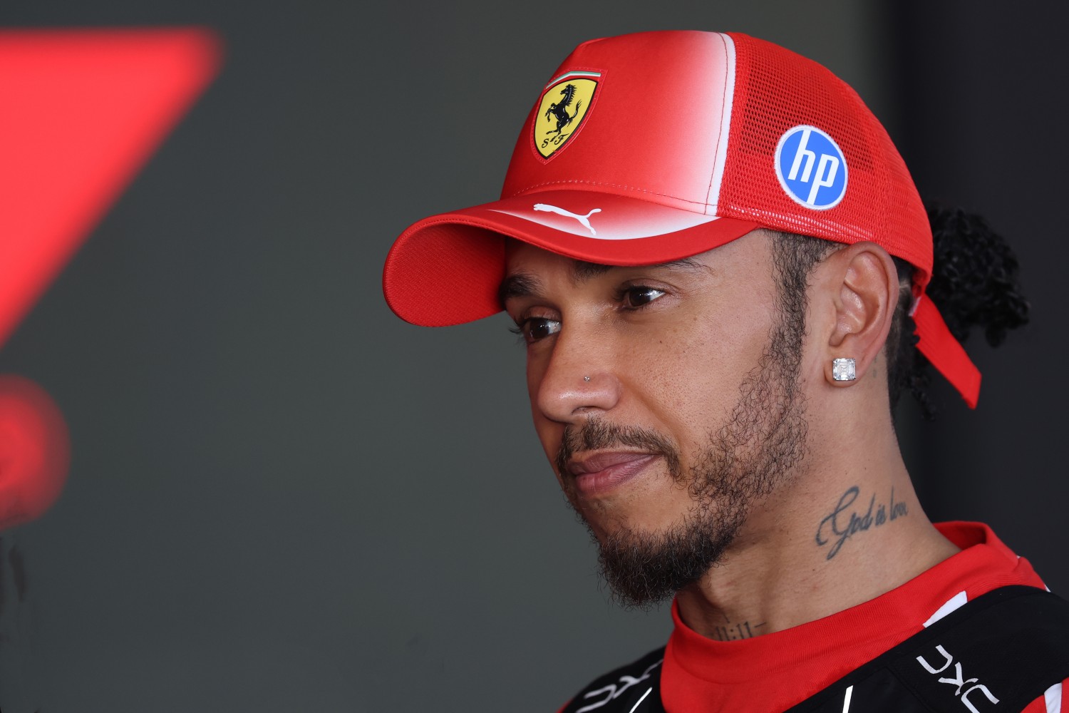 F1: Lewis Hamilton pede mais desenvolvimento da Unidade Motriz Ferrari