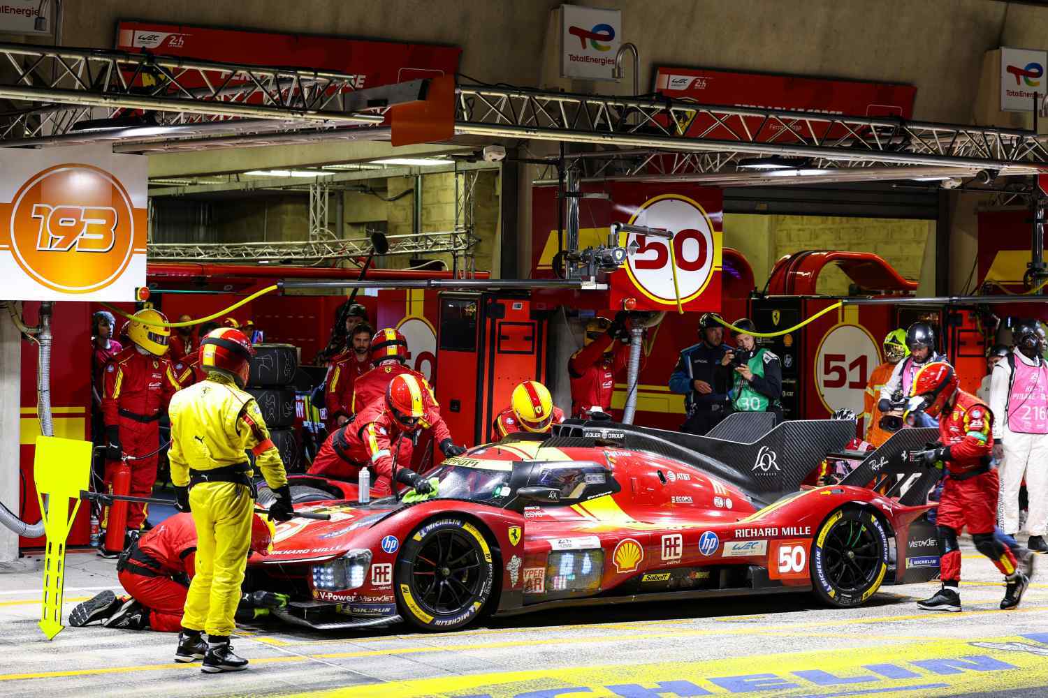 24h de Le Mans: paragens nas boxes, a coreografia invisível que decide a corrida