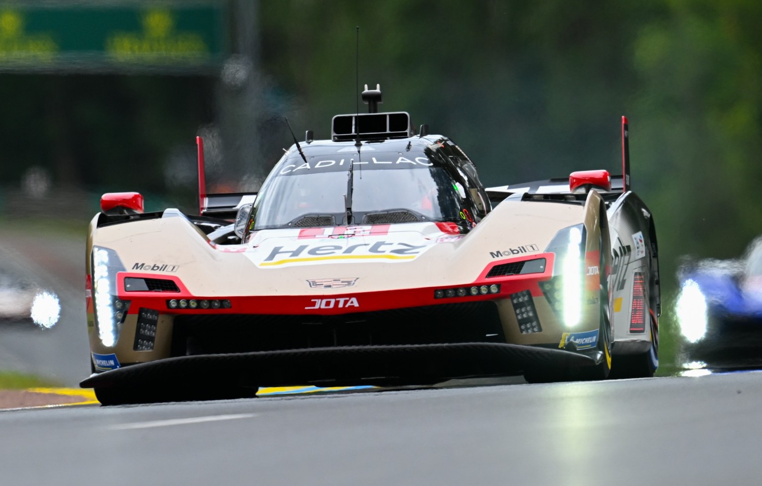 24h Le Mans/16 Horas: Cadillac da Hertz Team JOTA lidera sob pressão da Toyota e da BMW