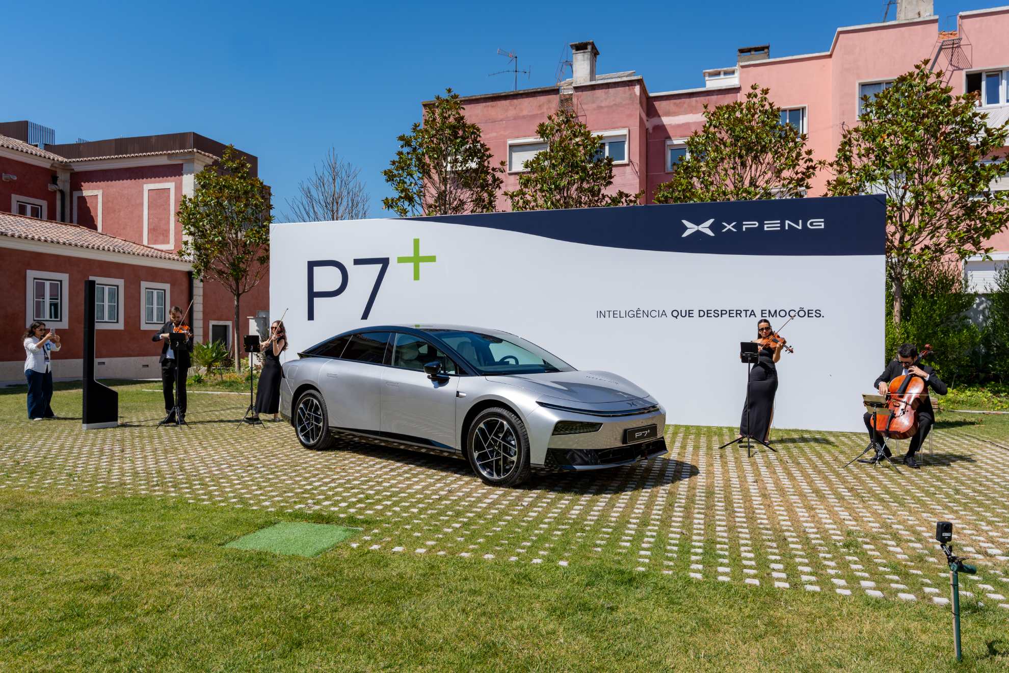 Berlina elétrica XPENG P7+ desde 46.986 €