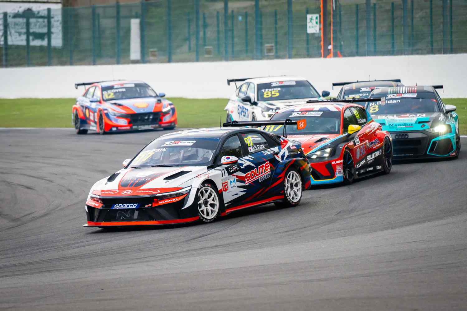 TCR Europe regressa a França com liderança sob ameaça no Circuit Paul Ricard