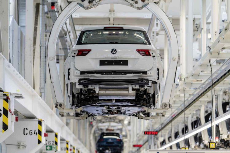 Volkswagen: menos quatro fábricas e 100.000 empregos!