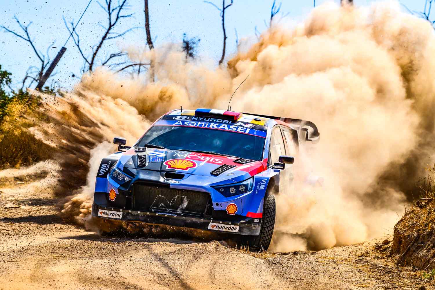 WRC, Rali da Acrópole/PEC9: Fourmaux vence, Ogier ‘chega-se’ a Neuville…