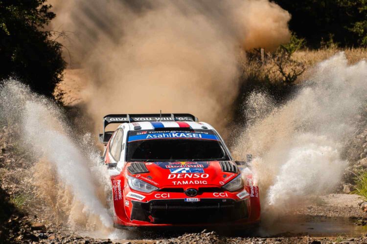 WRC, Rali da Acrópole/PEC15: empate no topo, Ogier mantém 1.3s de avanço para Neuville