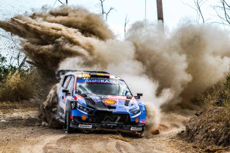 WRC, Rali da Acrópole: Thierry Neuville lidera após dia de sobrevivência na Grécia