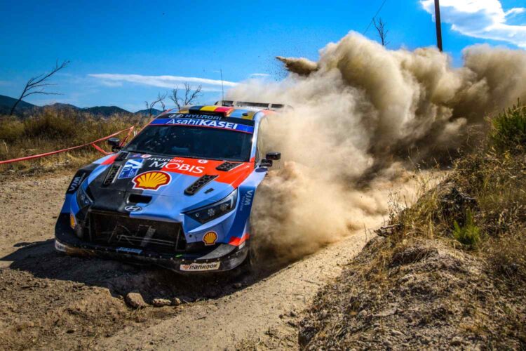 WRC, Rali da Acrópole/PEC7: Hyundai na frente, Neuville manteve Ogier afastado