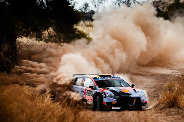 WRC, Rali da Acrópole/PEC10: Neuville reage a Ogier