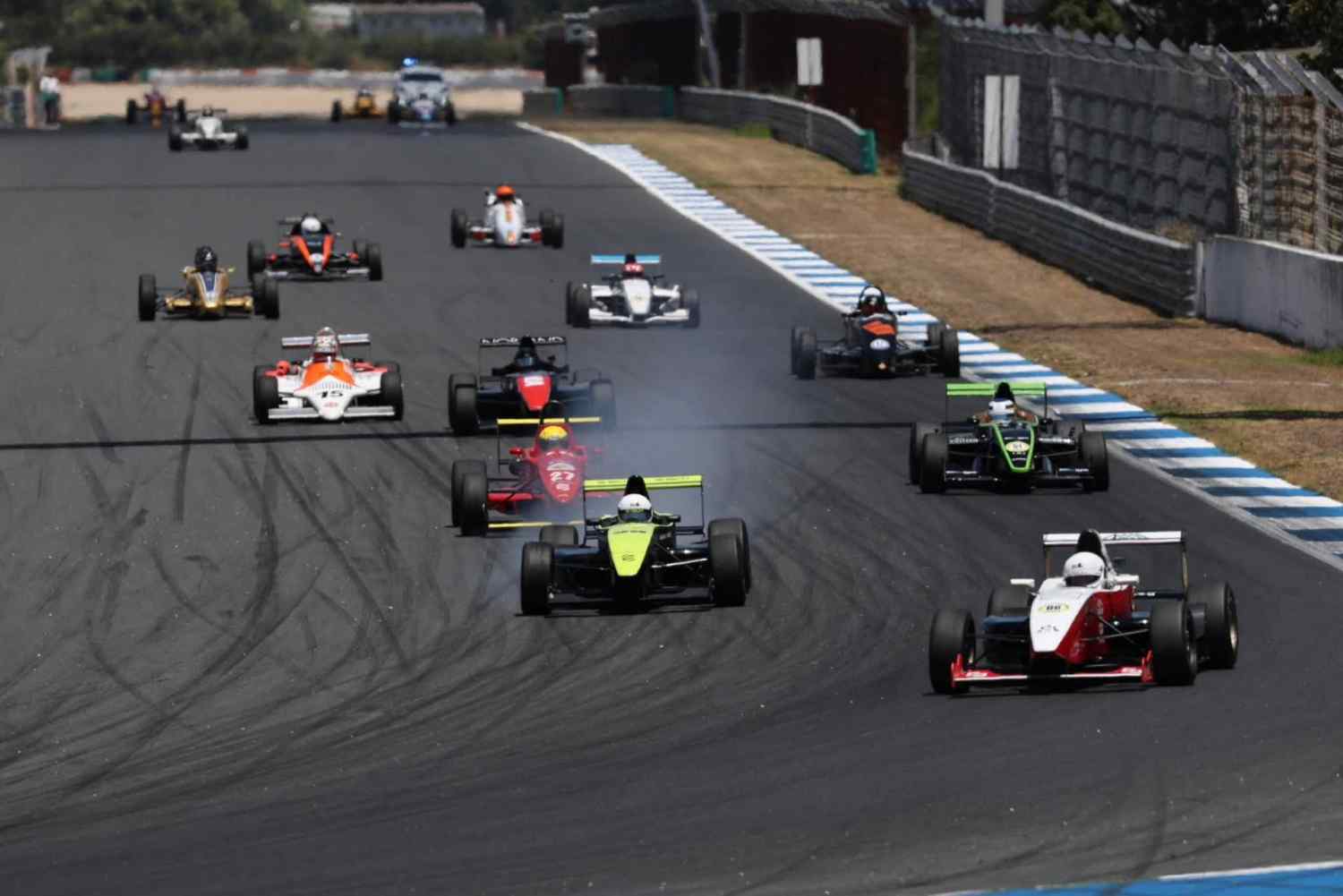 André Pardal invicto no Estoril com dupla vitória na Single Seater Series
