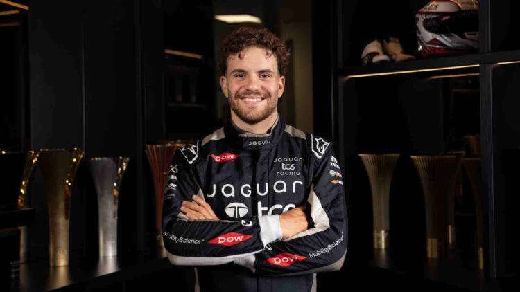 Fernando Barrichello estreia Jaguar GEN4 no Festival de Goodwood