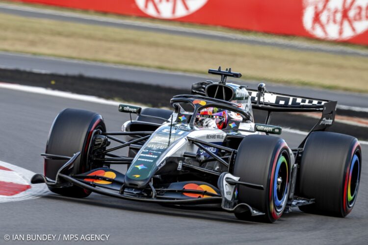 F1: Zak Brown explicou porque McLaren ainda não recebeu motores atualizados da Mercedes