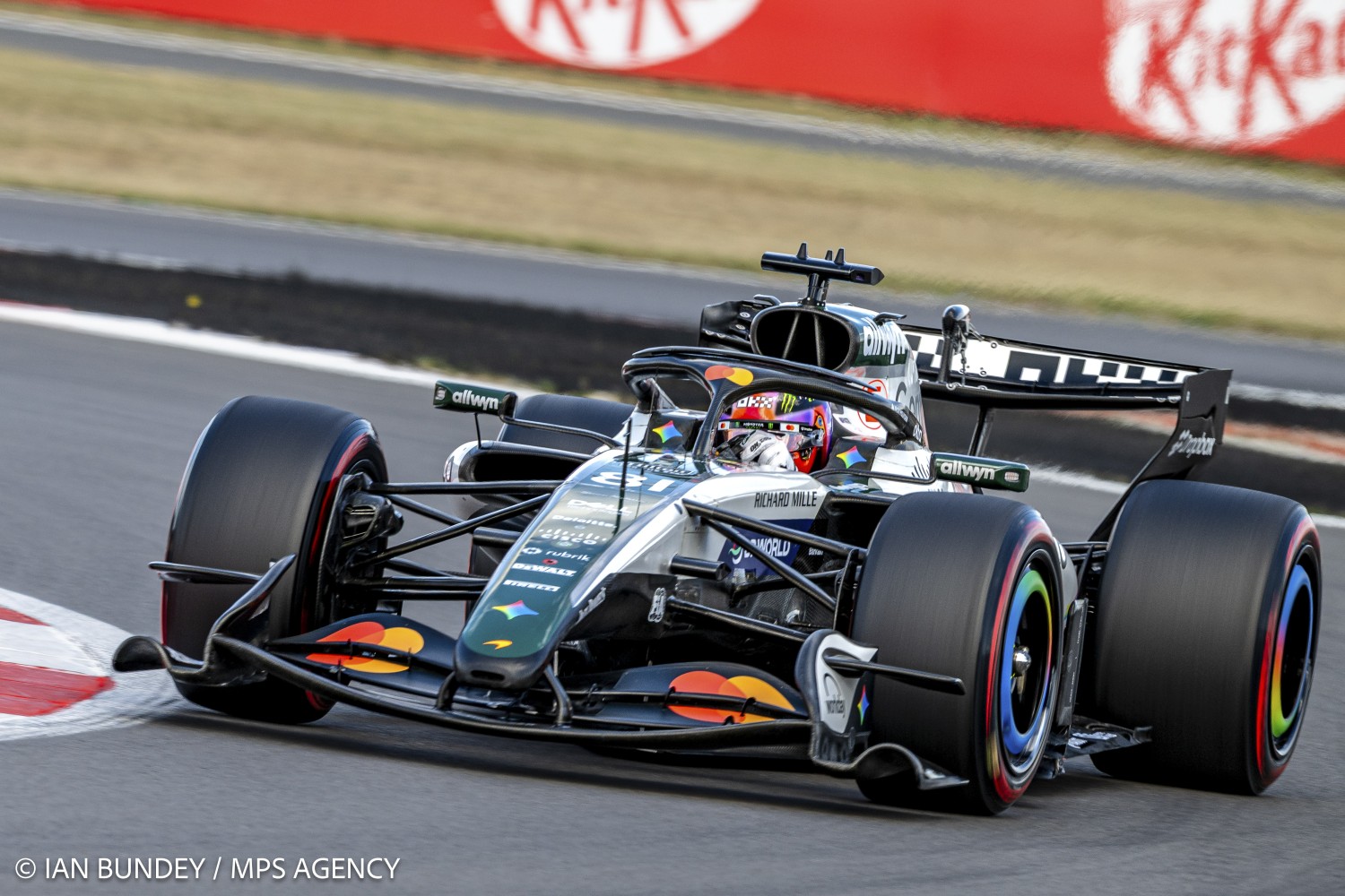 F1: Zak Brown explicou porque McLaren ainda não recebeu motores atualizados da Mercedes