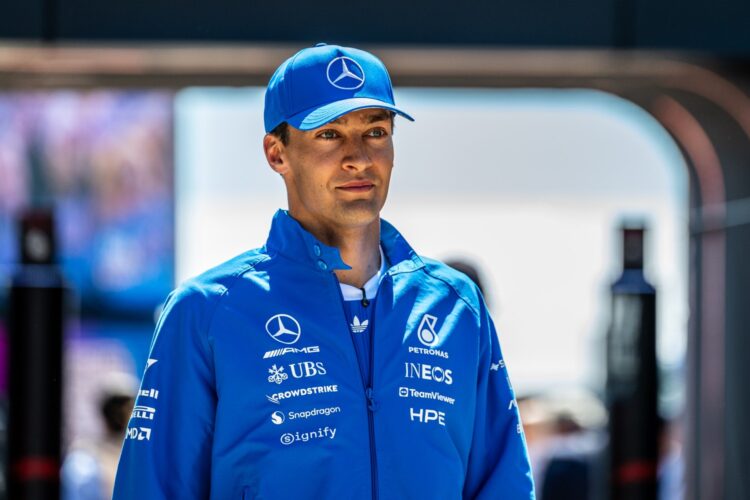GP Grã-Bretanha F1, George Russell: “Estou sempre na defensiva”