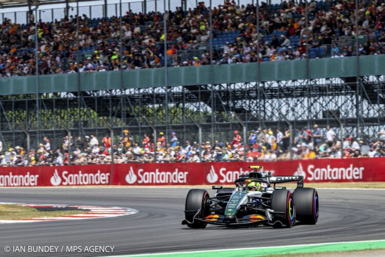 GP Grã-Bretanha F1: McLaren em apuros na Q2
