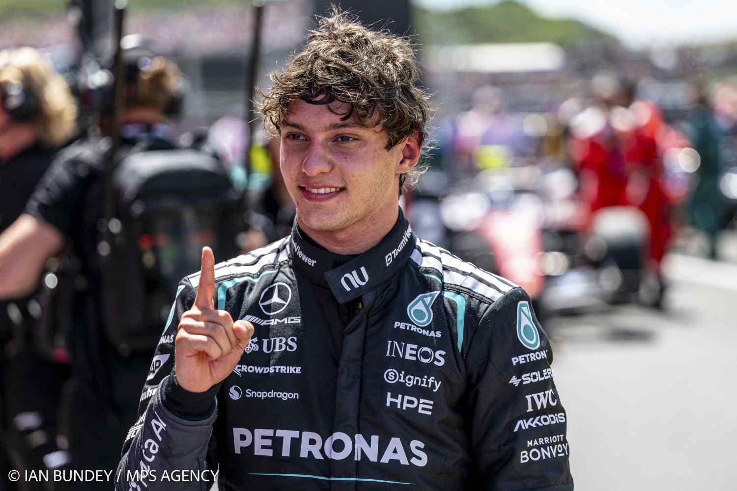 F1: Kimi Antonelli assegura pole em Silverstone: “estava stressado mas correu tudo bem”