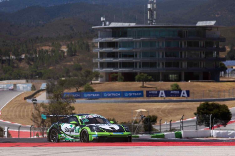 Porsche Cup Brasil no Algarve: dez carros no mesmo segundo abrem Endurance