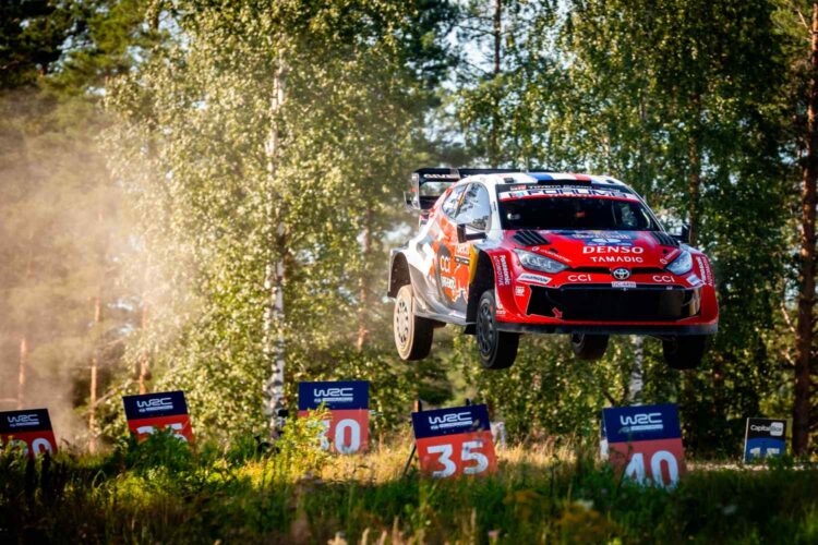 WRC, Rali da Finlândia/PEC5: Ogier chega a meio do dia com 5.3s de avanço