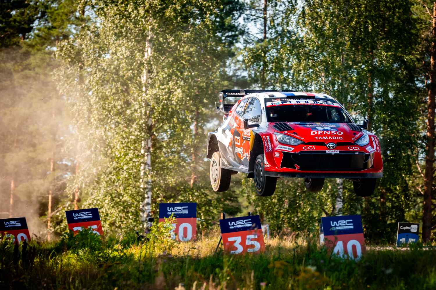 WRC, Rali da Finlândia/PEC5: Ogier chega a meio do dia com 5.3s de avanço