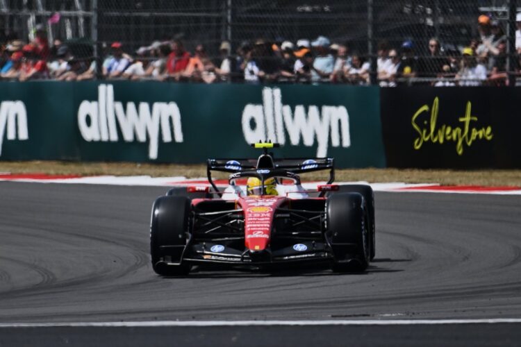 GP Grã-Bretanha, F1: Lewis Hamilton foi o mais rápido no TL1