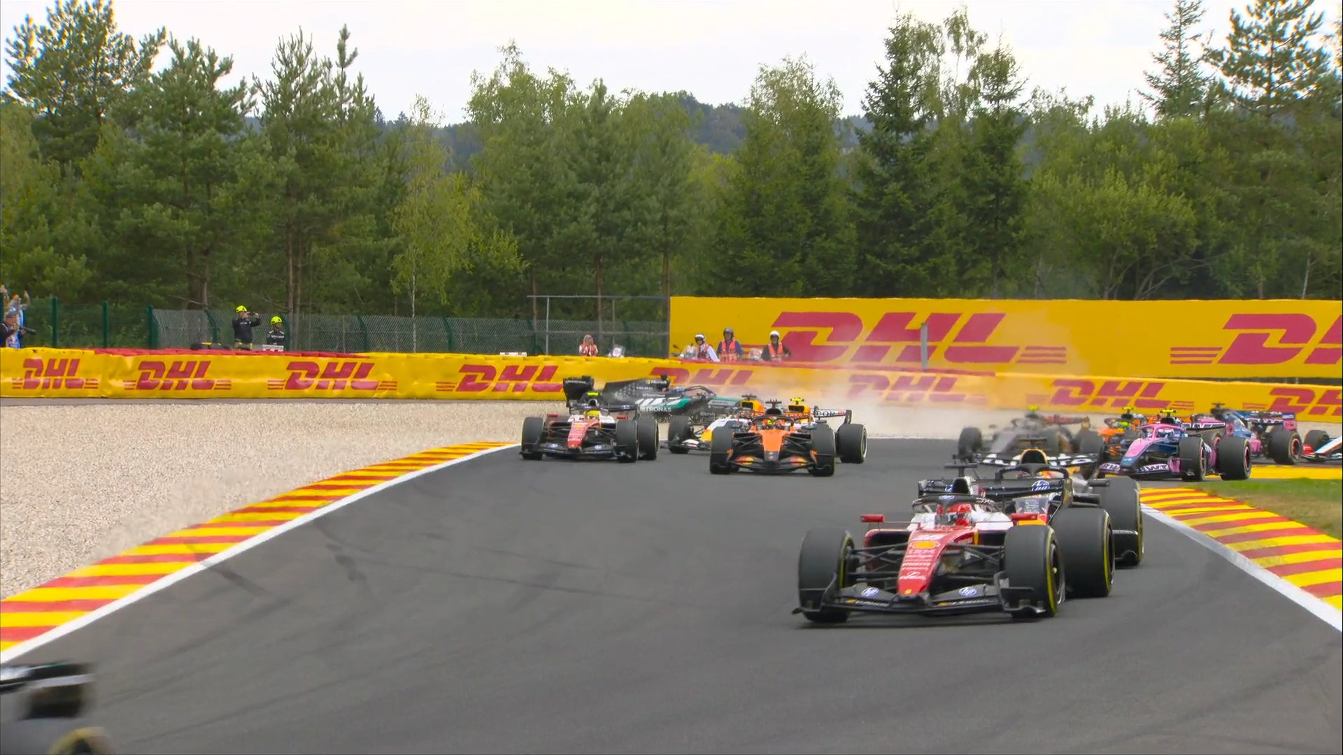 GP da Bélgica F1: Safety Car na primeira volta, Russell atriado para fora de prova