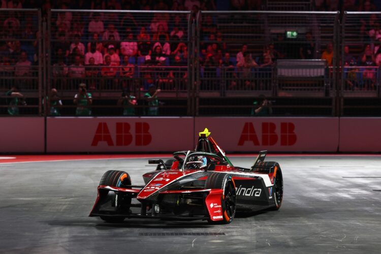 Fórmula E, Londres: Qualificação tensa dá pole a Nyck de Vries. Porsche e Jaguar próximos na grelha de partida