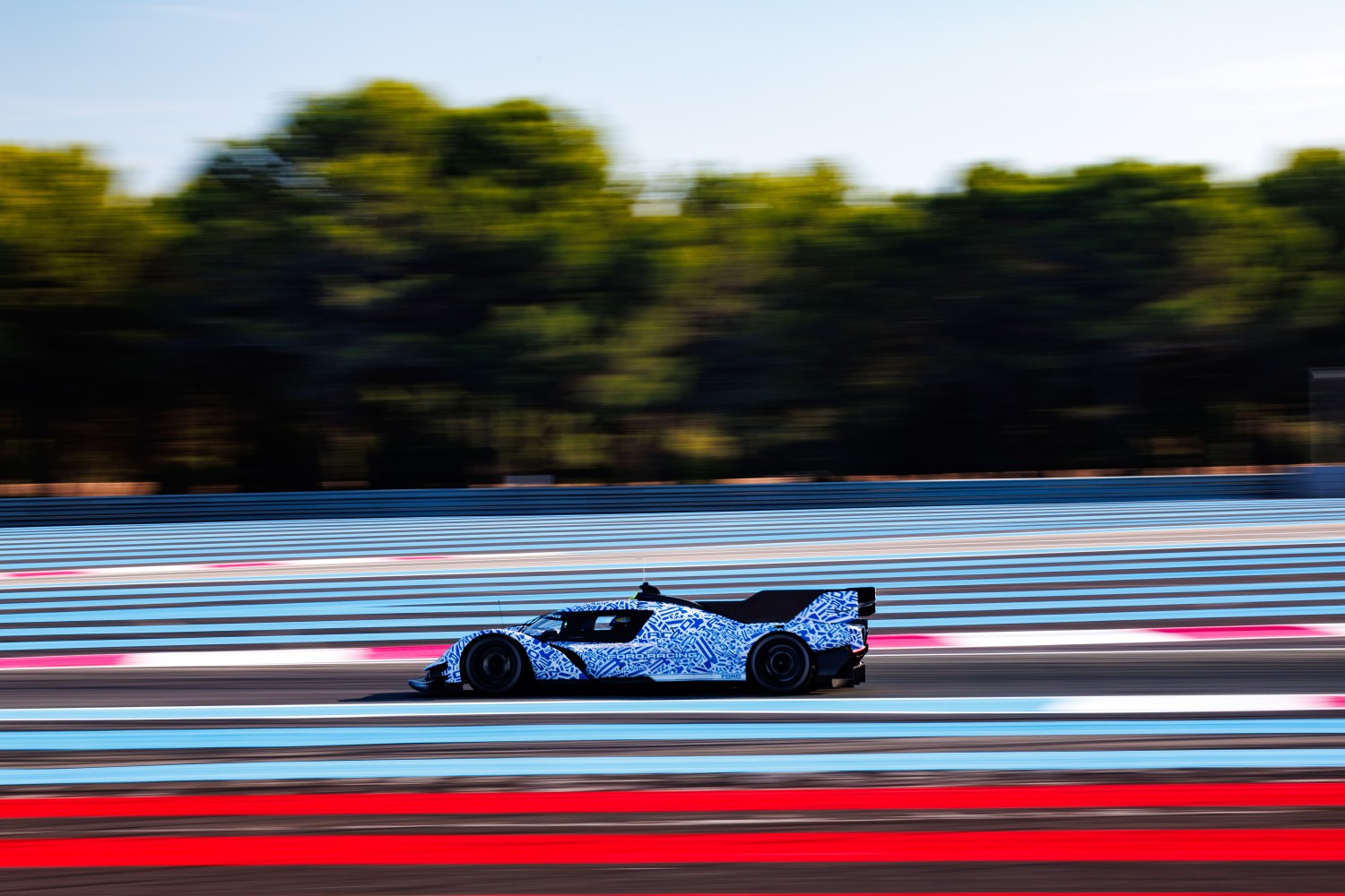 Hypercar da Ford concluiu primeira semana de testes
