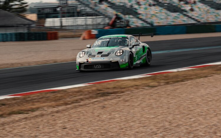 Carrera Cup France: Manuel Alves e Gonçalo Fernandes no pódios dos rookies em Magny-Cours