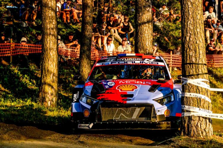 WRC, Rali da Finlândia/PEC19: Sami Pajari e modo gestão, Fourmaux ‘travado’… por uma abelha!