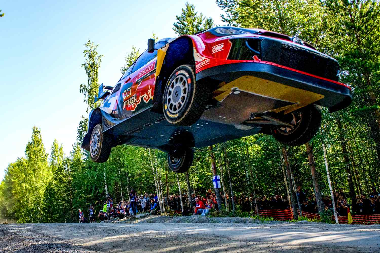 WRC, Rali da Finlândia/PEC12: Sébastien Ogier consolida liderança em manhã de voos longos
