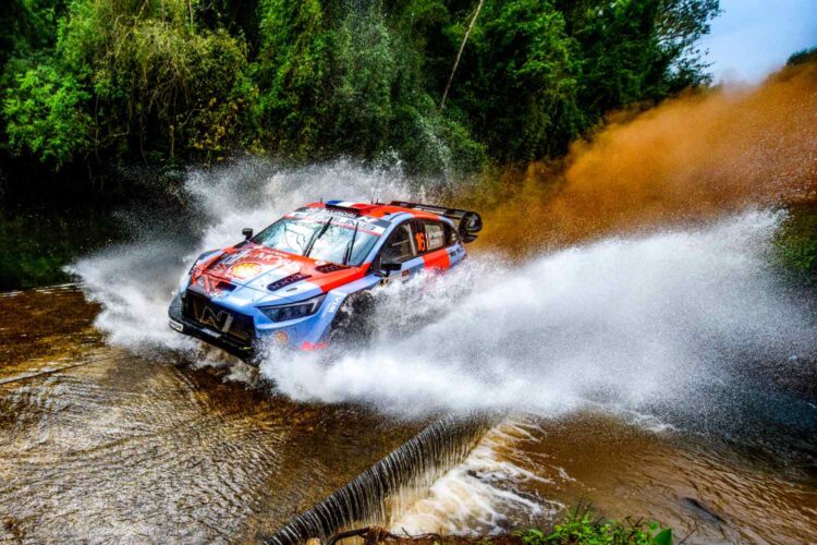WRC, Rali do Paraguai/PEC18: Fourmaux passa Evans na luta pelo 3º lugar