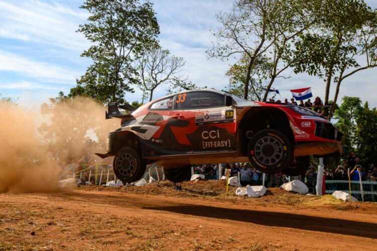 WRC, Rali do Paraguai/PEC9: Evans vence, Pajari dilata liderança