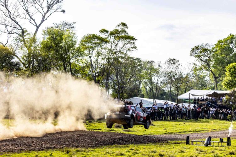 WRC, Rali do Paraguai/14/15: Pajari sólido na frente, Fourmaux da vez mais perto de Evans