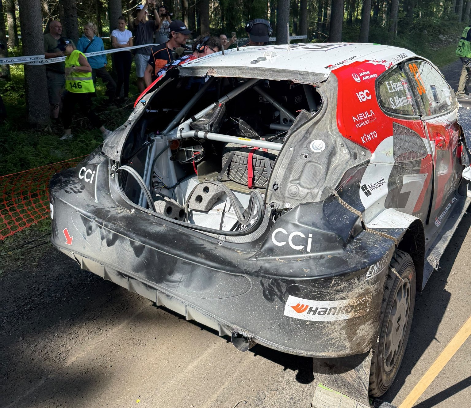 WRC, Rali da Finlândia/PEC14: Capotanço violento não impede Elfyn Evans de chegar ao fim do troço