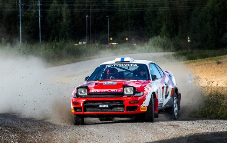 Jari-Matti Latvala domina Lahti Historic Rally no Campeonato da Europa de Ralis Históricos