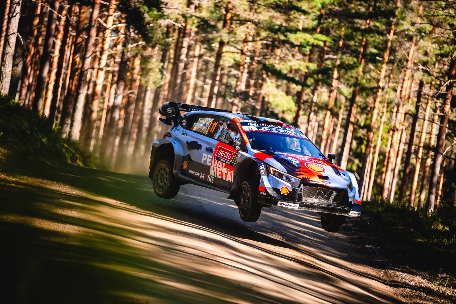 WRC: Rali da Finlândia demasiado rápido para Thierry Neuville