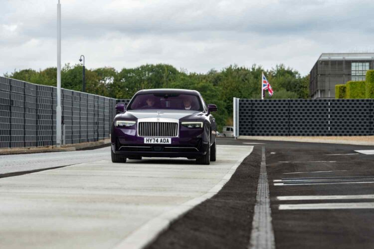 Rolls-Royce inaugura pista em Goodwood
