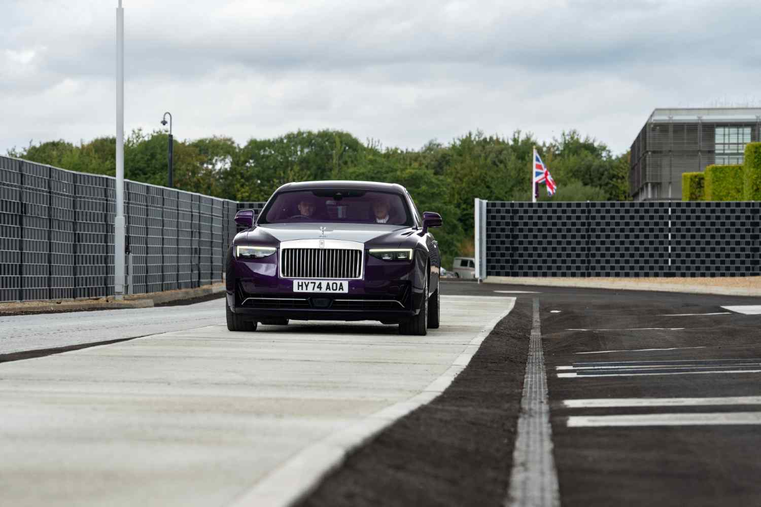 Rolls-Royce inaugura pista em Goodwood