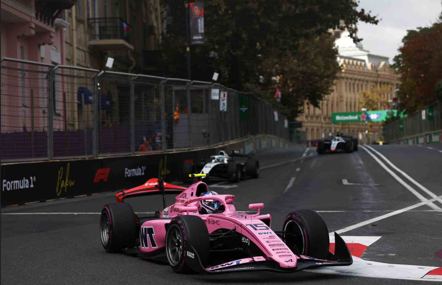 Alexander Dunne vence em Baku e relança-se na luta pelo título de Fórmula 2